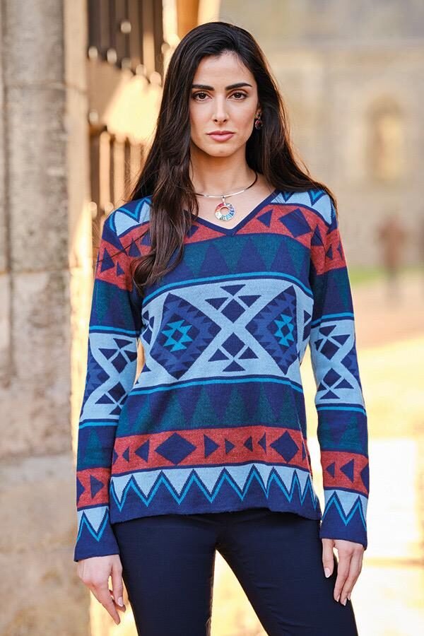 Alpaca sweater with Andean geometric pattern